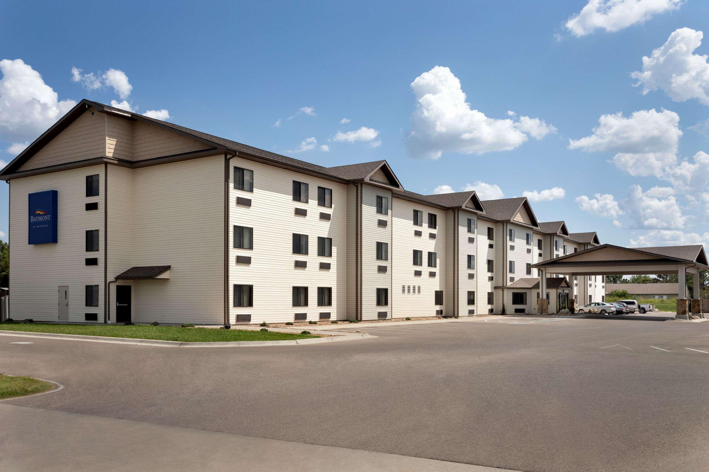 Baymont By Wyndham Wellington Hotel Exterior photo