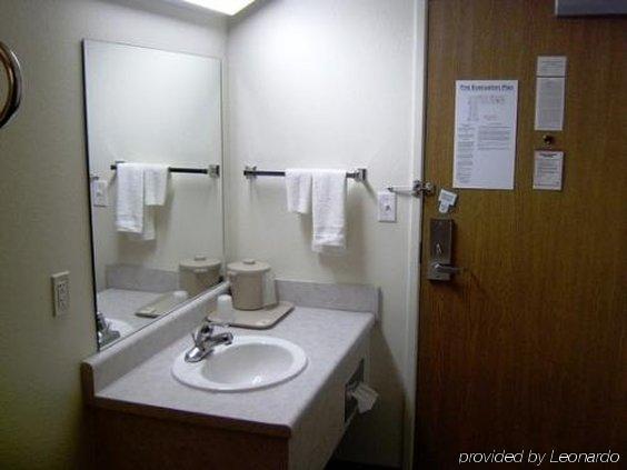 Baymont By Wyndham Wellington Hotel Room photo